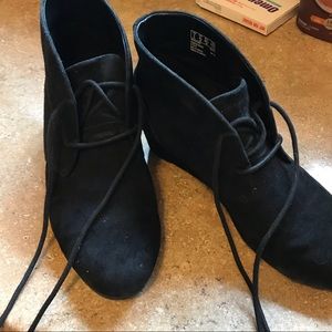Clark’s Black suede wedges booties
